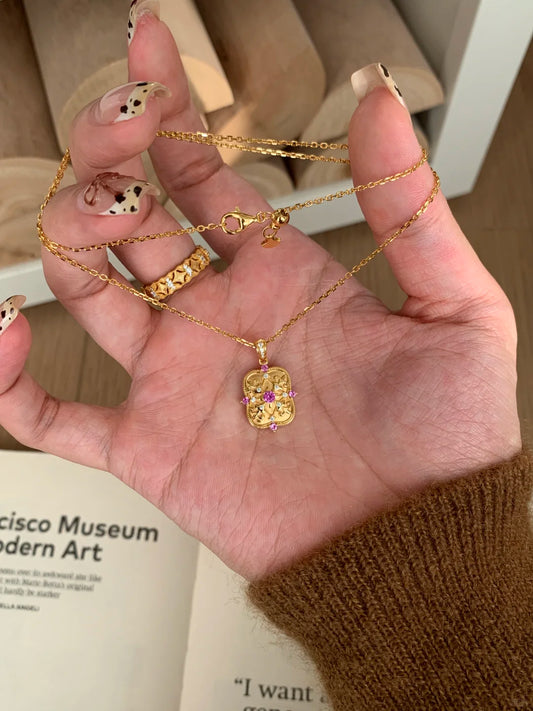 [Retro Luxe] 18k Iris Pendant Necklace - Amulet Pendant with Double-Sided White Pink Diamond, Increase Energy, Perfect for Daily Wear and Special Occasions - YUZENG-jewelrystore.com
