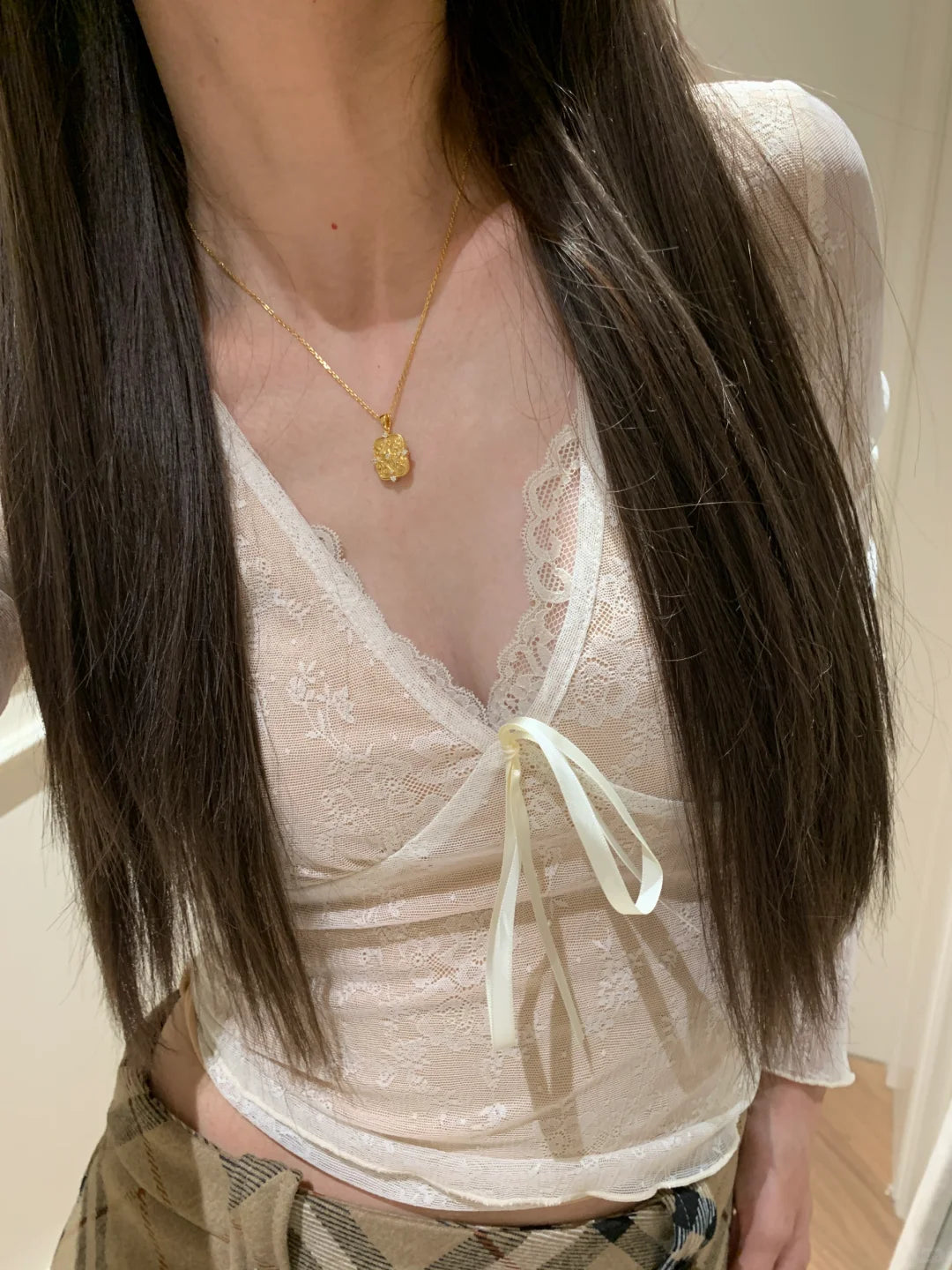 [Retro Luxe] 18k Iris Pendant Necklace - Amulet Pendant with Double-Sided White Pink Diamond, Increase Energy, Perfect for Daily Wear and Special Occasions - YUZENG-jewelrystore.com