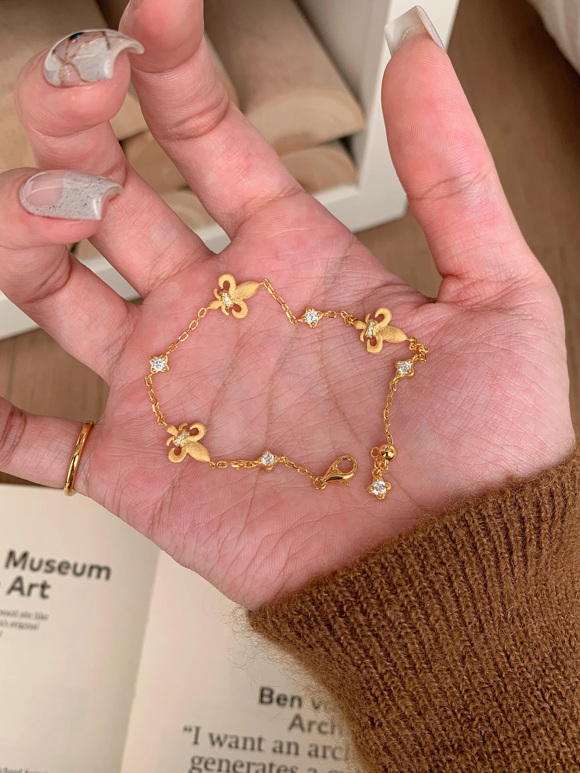 18k Vintage Iris Four-Leaf Clover Millennium Bracelet