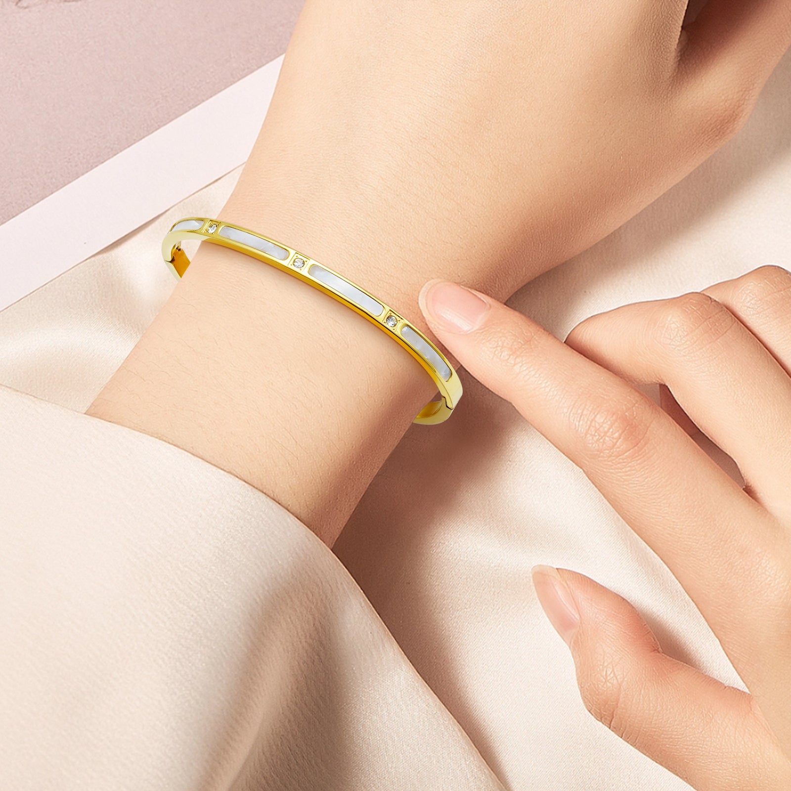Bracelets for Women - 18k Gold bracelet - Love Bangle Bracelets, Non-Tarnish Gold Bangles, Stainless Steel Jewelry - Fashion Accessories for Women's Style - YUZENG-jewelrystore.com