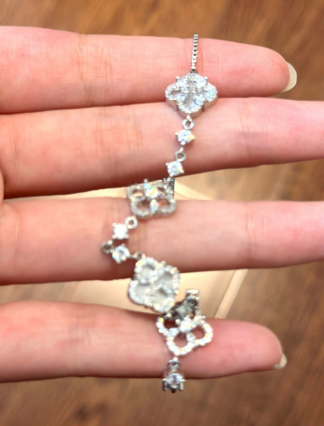 Four petals flower zirconia flower bracelet light luxury senior sense of temperament adjustable bracelet new hand jewelry female - YUZENG-jewelrystore.com
