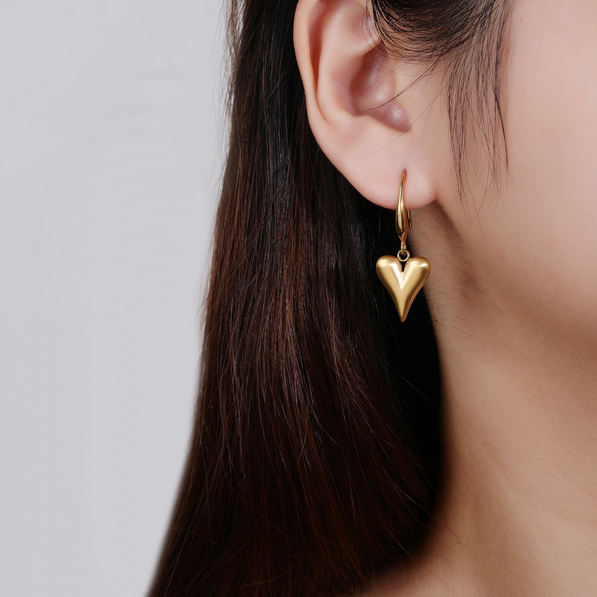 316L Stainless Steel 18K Gold Baked Porcelain Black Heart Dangle Earrings - YUZENG-jewelrystore.com
