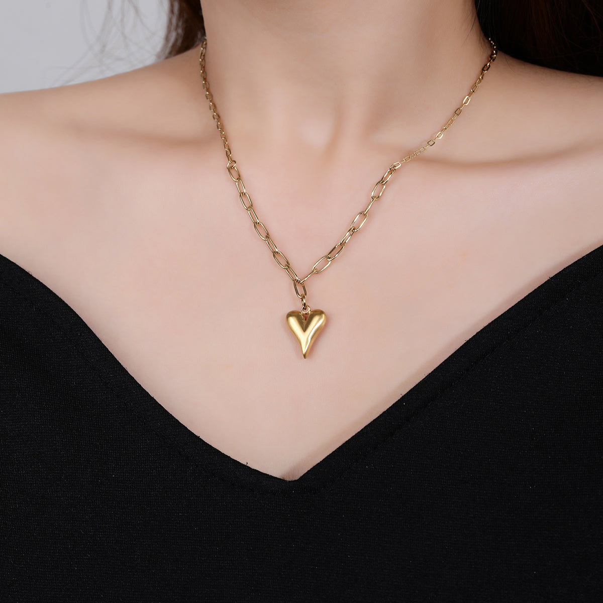 316L Stainless Steel, Simple and Stylish, 18k Gold Heart Baked Porcelain Black Heart Necklace - YUZENG-jewelrystore.com