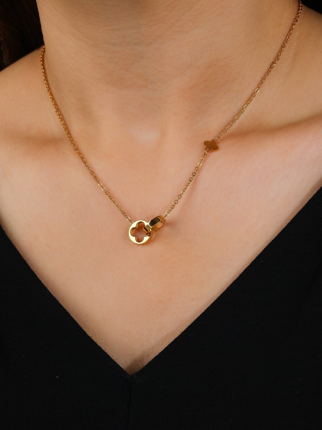 Four-Leaf Clover Hollow Out Necklace - Stainless Steel Rose Gold Plated - YUZENG-jewelrystore.com