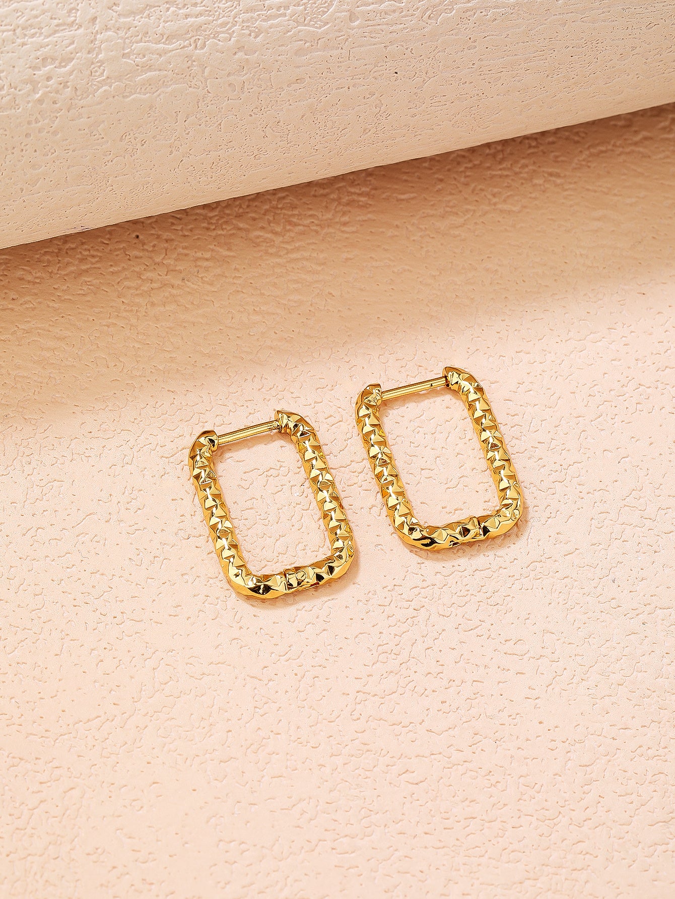 YUZENG Chic Vintage! Hammered Texture Geometric Rectangle Earrings with 18k Gold Plating！ - YUZENG-jewelrystore.com
