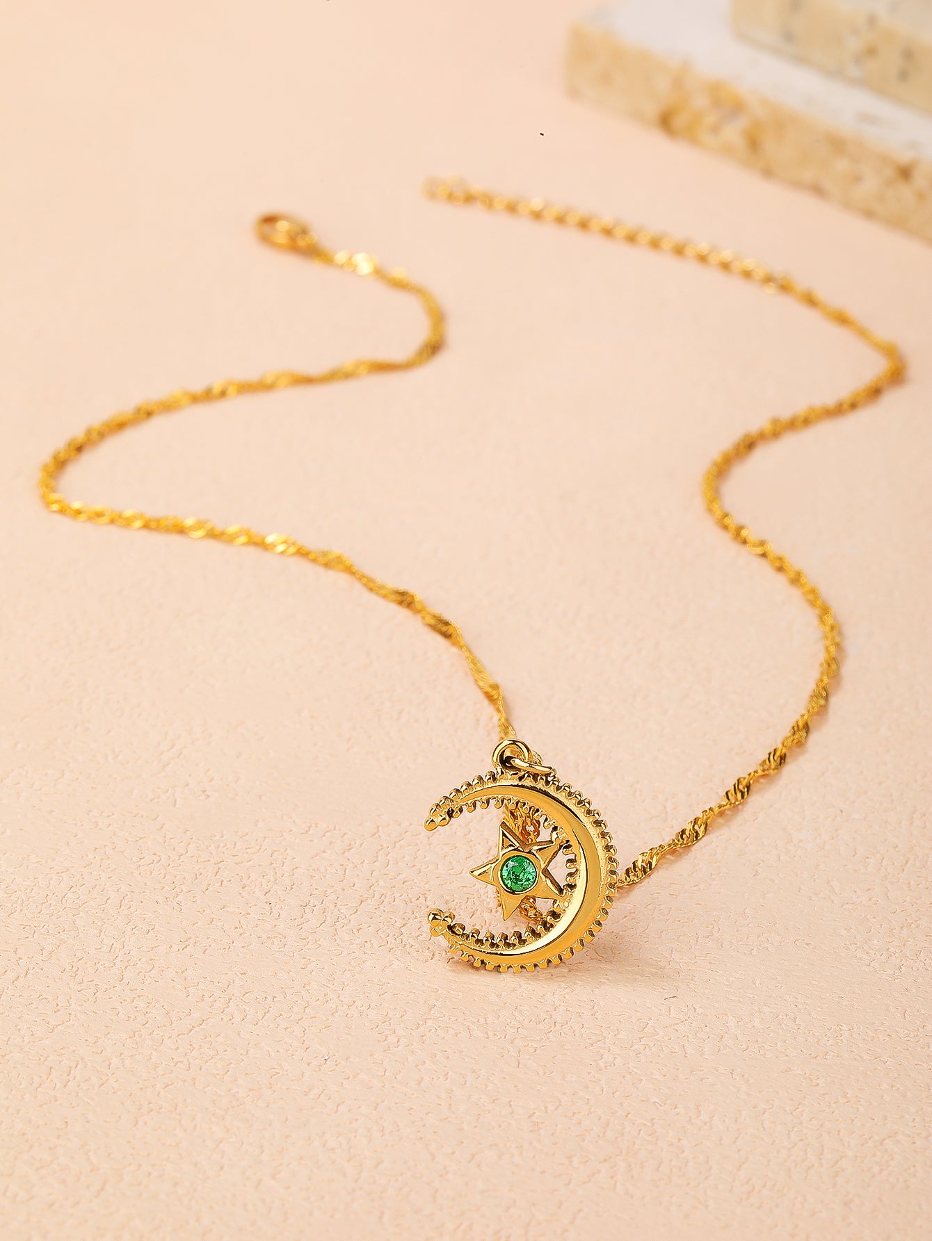 Fashion stainless steel 18k star and moon pendant necklace for women - YUZENG-jewelrystore.com