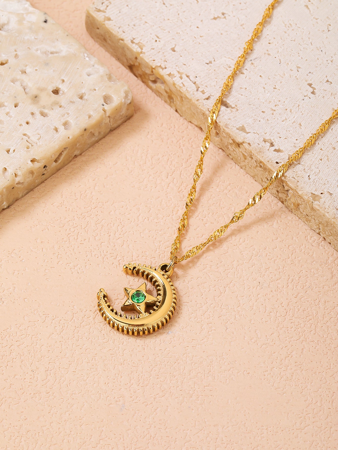Fashion stainless steel 18k star and moon pendant necklace for women - YUZENG-jewelrystore.com