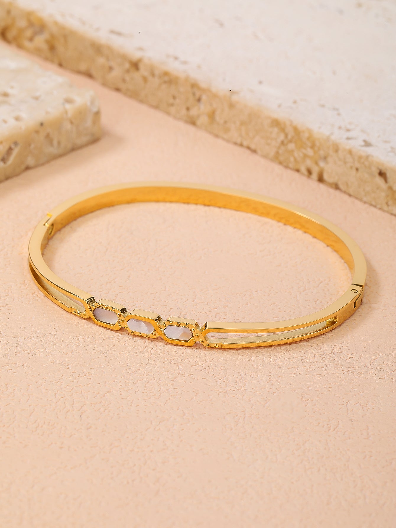 Bracelets for Women - 18k Gold bracelet - Love Bangle Bracelets, Non-Tarnish Gold Bangles, Stainless Steel Jewelry - Fashion Accessories for Women's Style - YUZENG-jewelrystore.com