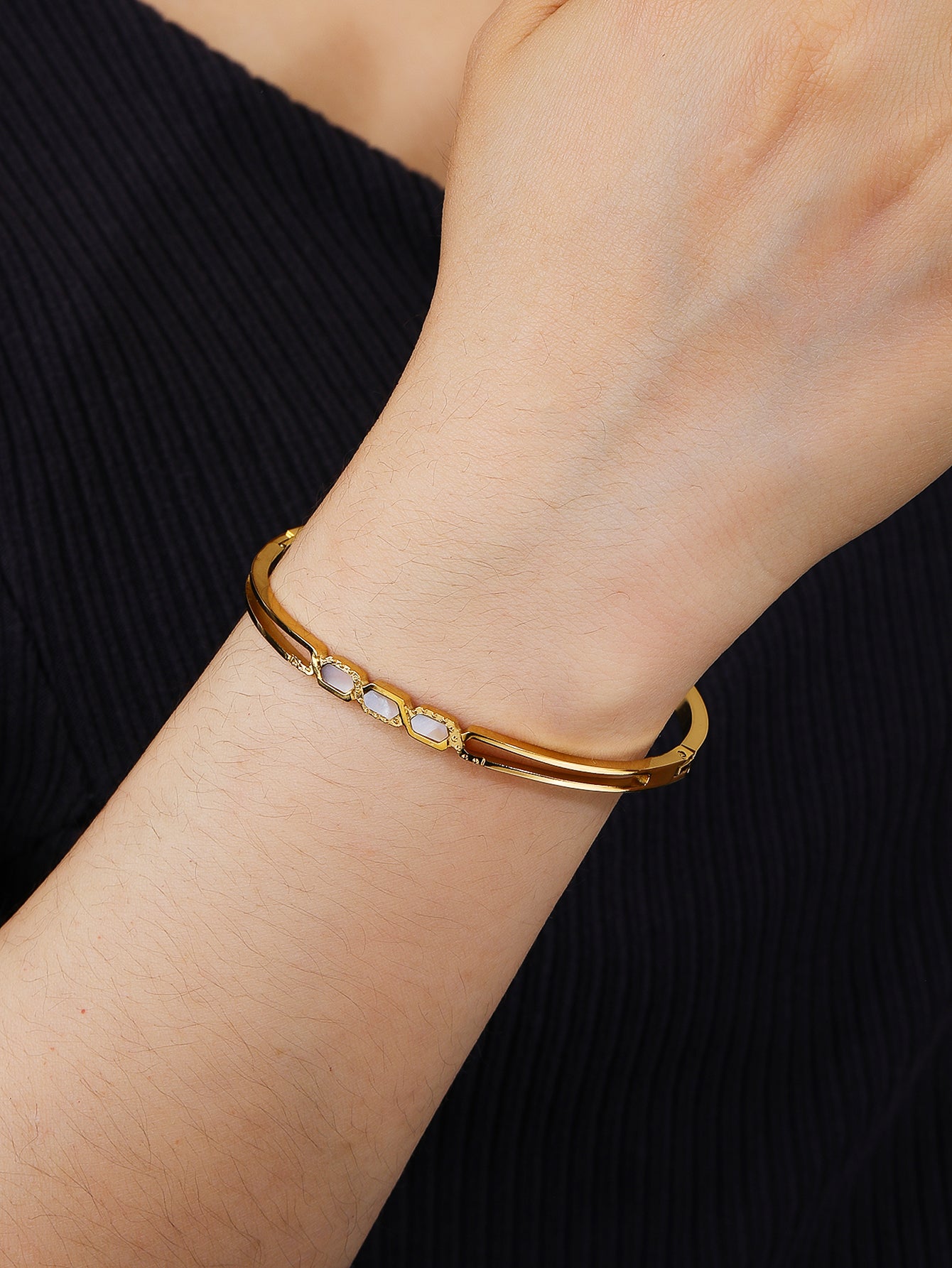 Bracelets for Women - 18k Gold bracelet - Love Bangle Bracelets, Non-Tarnish Gold Bangles, Stainless Steel Jewelry - Fashion Accessories for Women's Style - YUZENG-jewelrystore.com